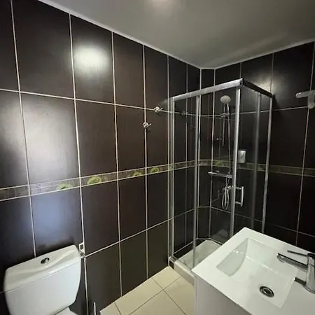 Le Clos Androne Апартаменты Систерон
